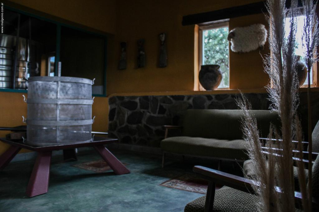 Miraluna Bodega Boutique Cachí エクステリア 写真