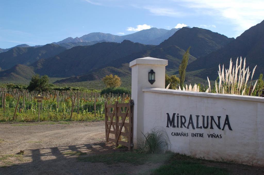 Miraluna Bodega Boutique Cachí エクステリア 写真